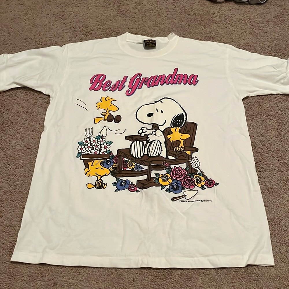 Peanuts Snoopy “Best Grandma” Tee- Large